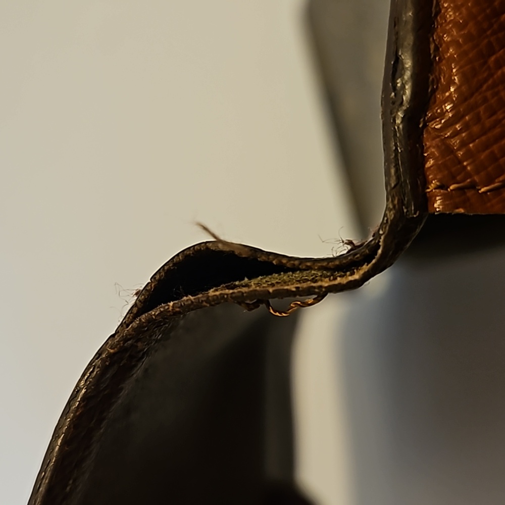 PREOWNED AUTHENTIC LOUIS VUITTON WALLET - Picture 10 of 12